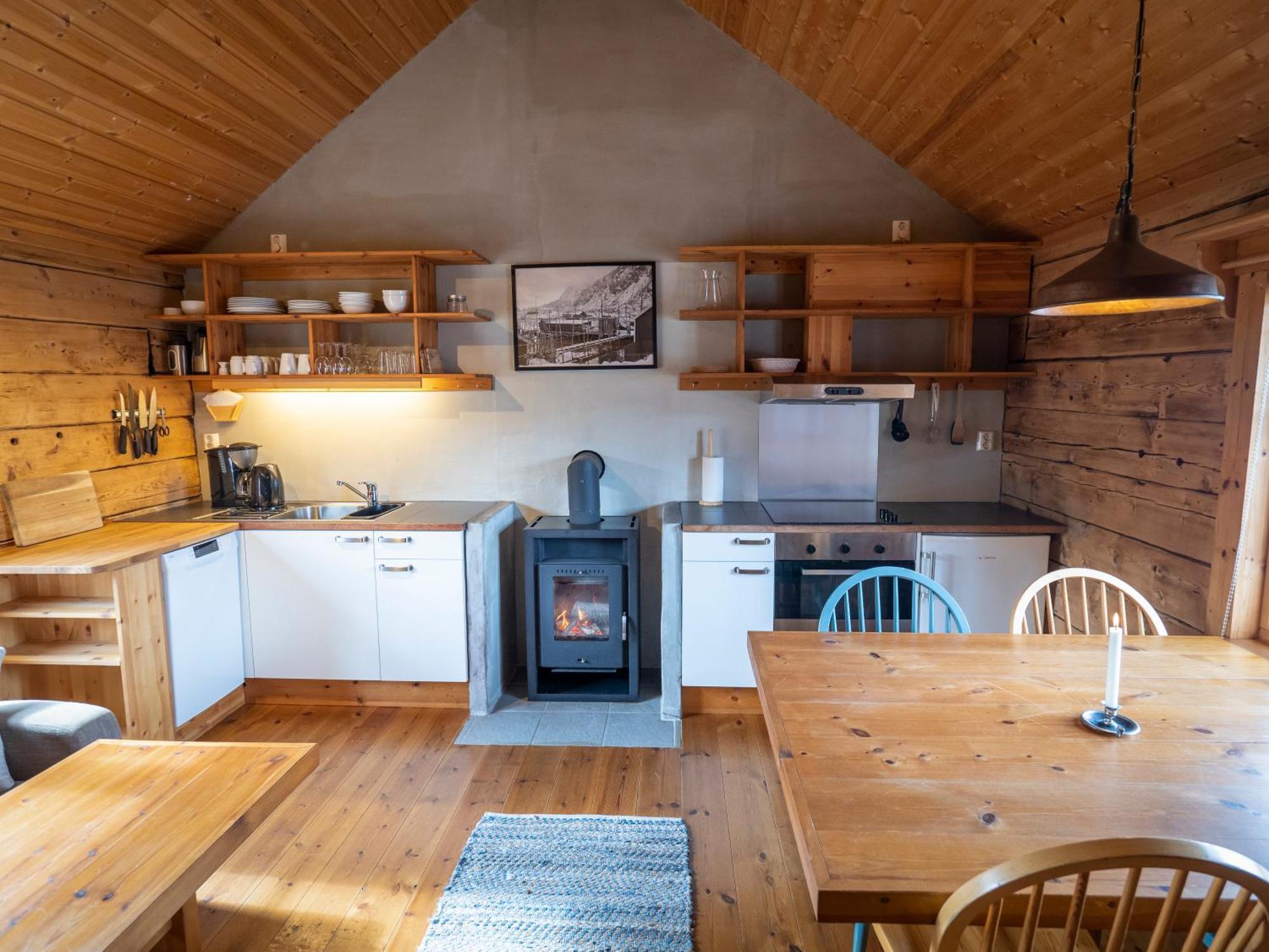Kalle I Lofoten Kabelvag Bilik gambar